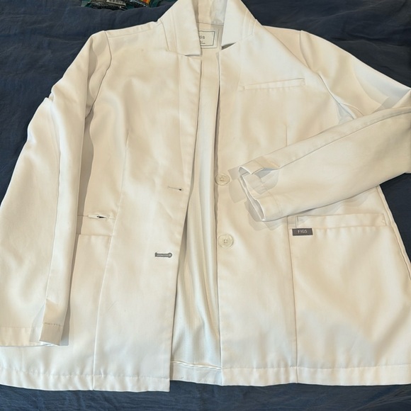 Figs Bellevue Short Lab Coat- Small - Picture 1 of 3
